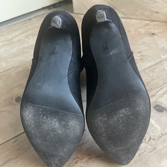 Ankle booties, black faux suede - Picture 14 of 14